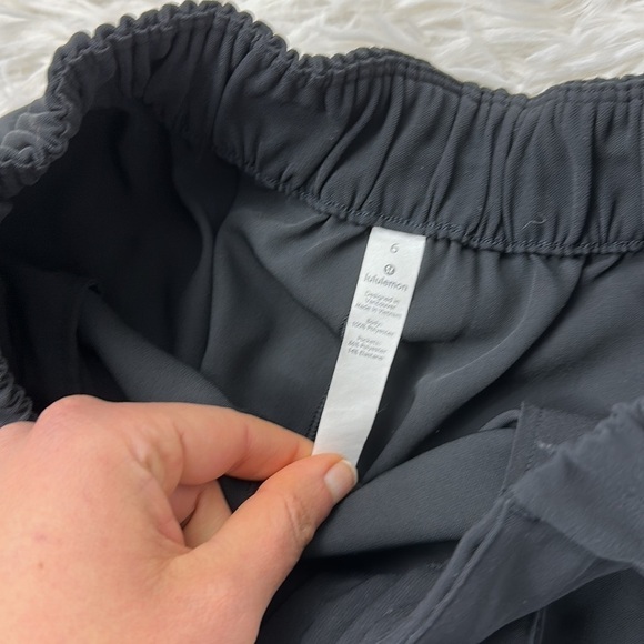 Lululemon Noir Short 5.5" Black - Picture 4 of 6